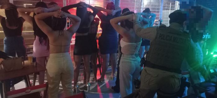 Pub foi fechado novamente durante operação conjunta da PM e Guarda Municipal (Foto: Divulgação/PMI)