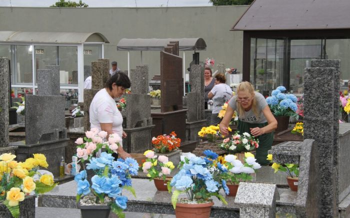 Cemitérios devem receber grande público neste domingo (Foto: Divulgação)