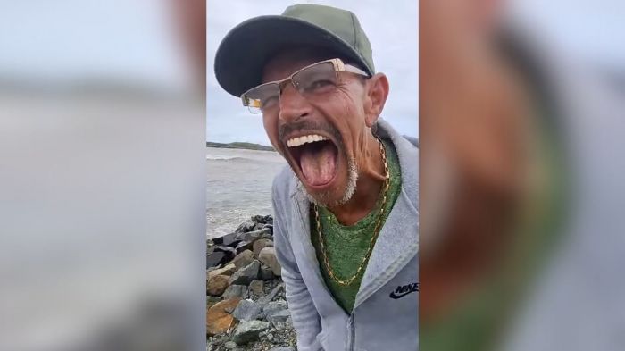 Celso Kerkoff é servente de pedreiro, assa espetinhos e viralizou pela primeira vez em 2003 (Foto Divulgação)