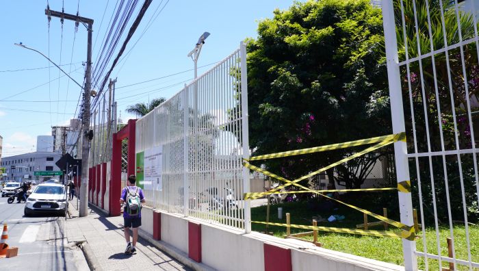Ideia de bunker foi criticada diante da falta de condições básicas nas escolas estaduais (Foto: João Batista)