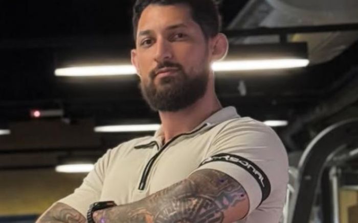 PM isolou a praça dos Correios para facilitar o trabalho da perícia (Foto: Leitor)