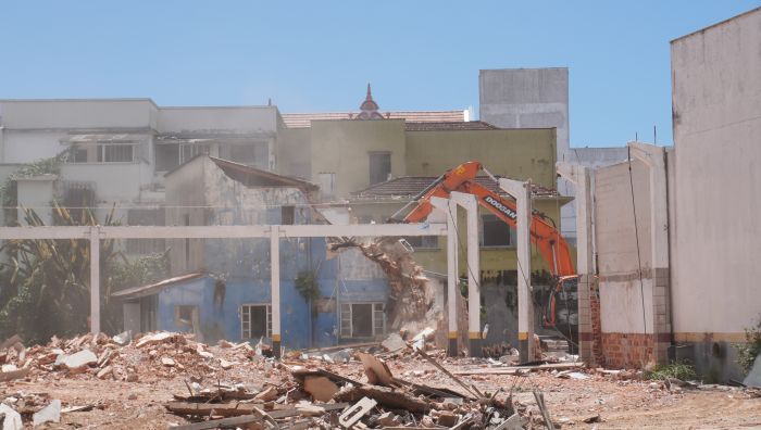 Construções de frente pra rua 15 de Novembro já foram demolidas
(foto: João Batista)
