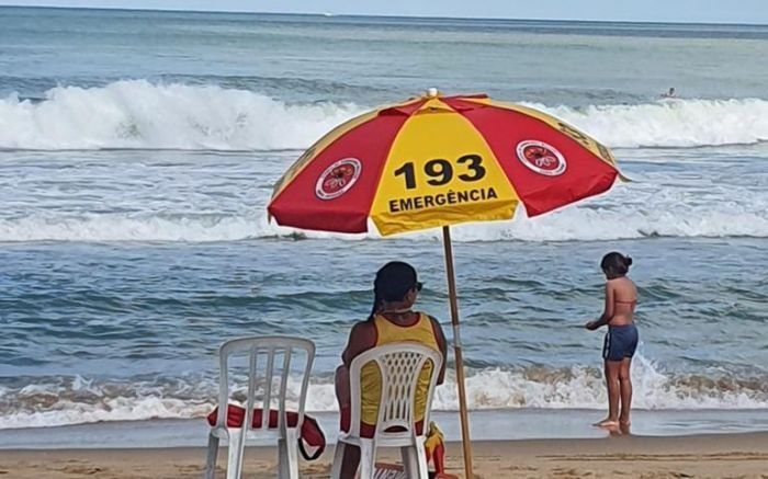 Jovem foi retirado da água com grau três de afogamento (Foto: Arquivo)