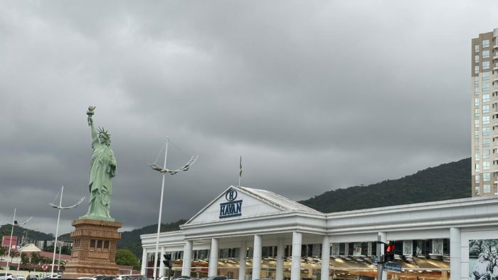 Cidades da região adotaram suspensão de aulas para garantir a segurança durante a passagem do ciclone (Foto: Bruna Amorim)