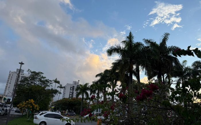 Céu azul e sol já deram as caras no final da tarde desta terça (Foto: Fran Marcon )