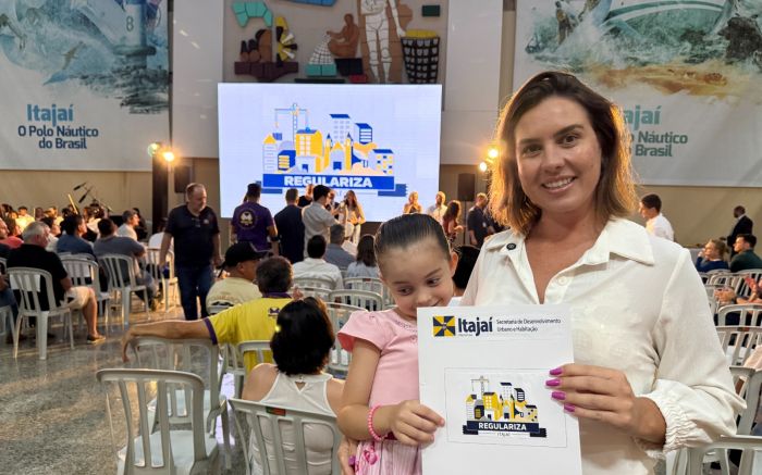 Giovana Dilli comemorou a conquista da escritura após cinco anos de espera 
(Foto: Fran Marcon)