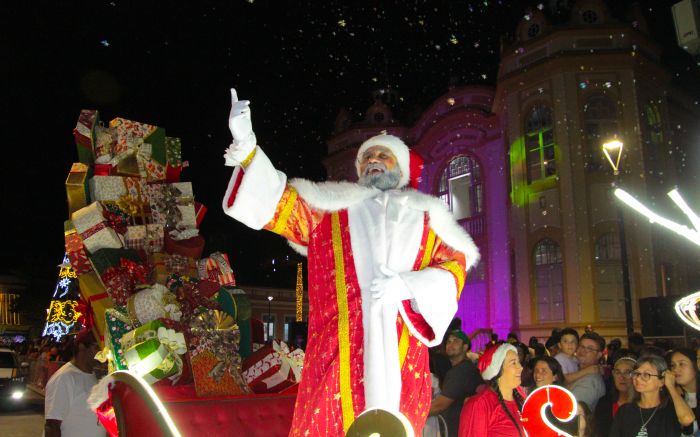Todos os figurinos foram bordados à mão e produzidos em Itajaí (Foto: Divulgação/PMI)