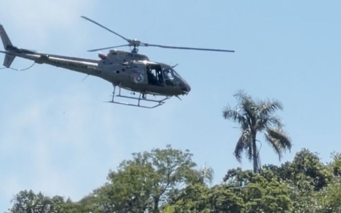 Ela precisou ser resgatada pelo helicóptero Arcanjo (Foto: Reprodução/Piloto Márcio Kabeça)
