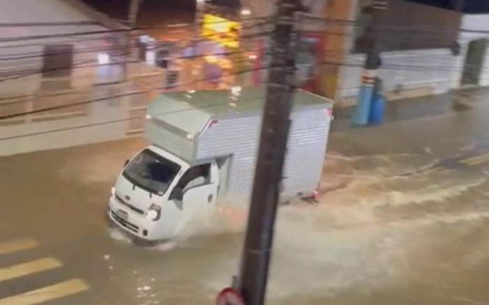 Alerta de chuva intensa vale até as 23h desta segunda-feira em Santa Catarina (Foto: Reprodução)