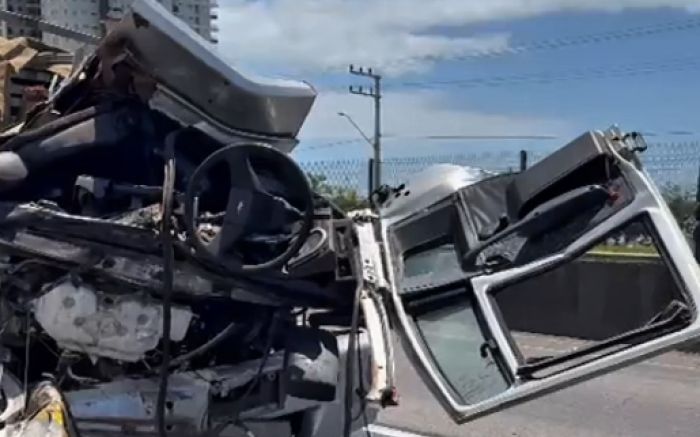 Maquinário da prefeitura foi liberado para desobstruir rodovia (Vídeo e frames: Divulgação)