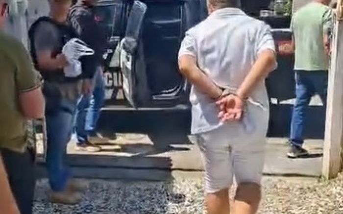 O criminoso, de 56 anos, confessou os crimes e indicou onde escondia o medicamento usado (Foto: Divulgação/PCSC)