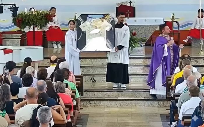 "Essa obra é o nosso time. Nosso time é o Divino Espírito Santo", lembra o pároco de Barra Velha (Fotos: Divulgação )