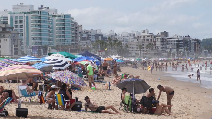 Praias de Itajaí, Navegantes e Piçarras estão entre as melhores opções para banho de mar(Foto: Divulgação)