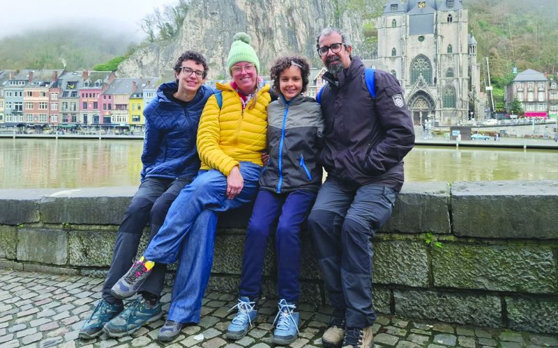 Lu, Adão e os filhos Davi e Nícolas são adeptos do slow travel (Acervo pessoal)