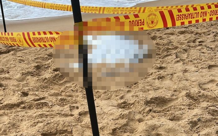 Corpo foi encontrado na praia do Estaleirinho, em BC (Foto: Leitor)