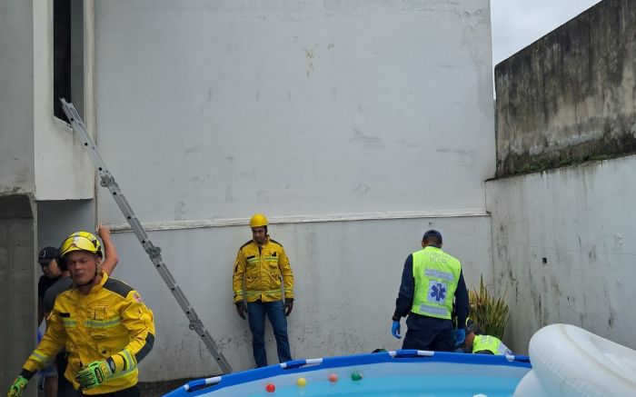 O homem foi levado ao Hospital Unimed de Balneário Camboriú (Foto: CBMI)