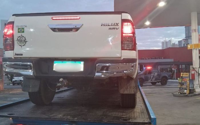 Sinais identificadores teriam sido adulterados, como chassi e motor (Foto: GMBC)