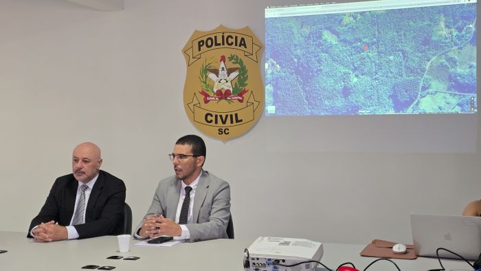 Pai teria usado arma de choque antes de amarrar a filha pelas mãos (Foto: Camila Diel)