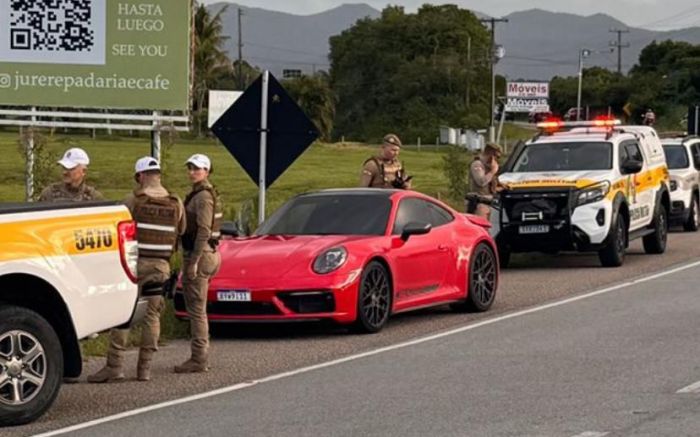 Abordagem aconteceu no trevo de Jurerê (Foto: Divulgação)