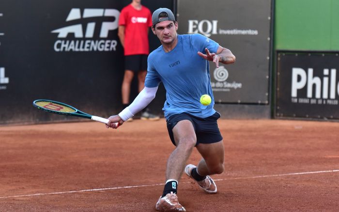 Thiago Wild levou a melhor por 2 sets a 0 nesta sexta-feira (Foto: João Pires/Itajaí Open)
