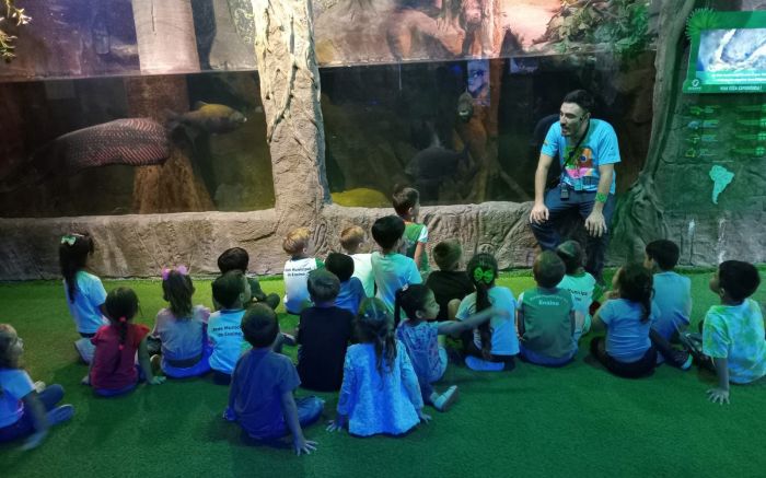 Ao longo de 2025, mais de 15 mil alunos participaram das ações educativas do aquário (Foto: Divulgação)