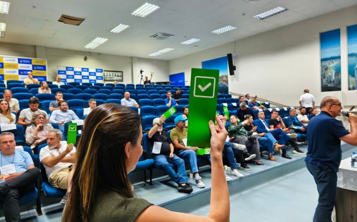 Reunião foi marcada por aprovação de nova proposta pra Laranjeiras (Foto: Divulgação/PMBC)