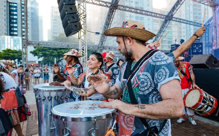 Folia tomará conta de Balneário Camboriú com palcos e desfiles de blocos (Foto: Divulgação)