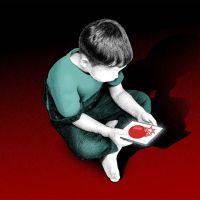 Porque violência contra animais cresce em grupos online de adolescentes