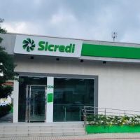 Sicredi entrega agência e praça do Dom Bosco revitalizadas