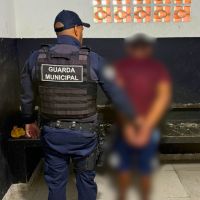 Ladrão passa a mão em diversos produtos de lojas do calçadão