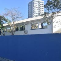 Mãe denuncia falta de controle na saída de alunos em Itajaí