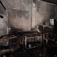 Restaurante é destruído por incêndio