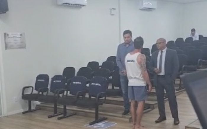 Vereador Gleber (PL) foi para cima do jovem, após agressão contra assessor