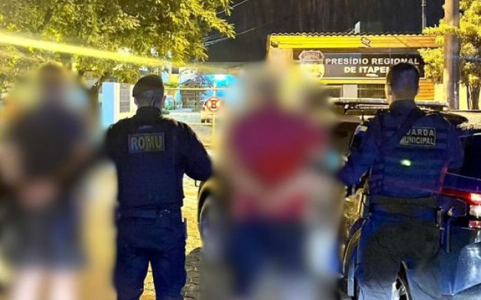 No apê dos manos, a PF apreendeu eletrônicos e pen drives (Foto: Divulgação GMI)