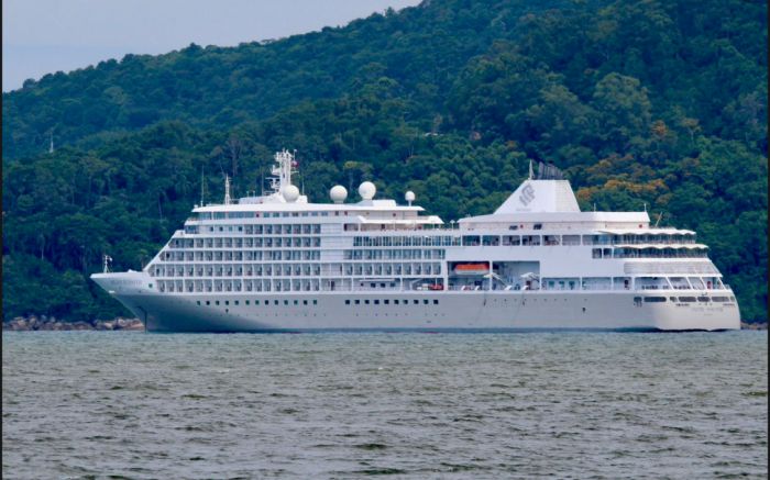 Silver Whisper e MSC Preziosa movimentam a temporada de cruzeiros em Balneário Camboriú (Foto: Ivan Rupp)