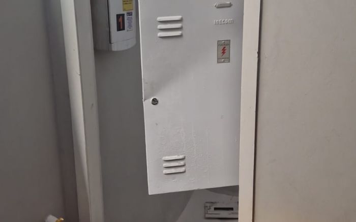 Bombeiros isolaram a área e orientaram a síndica após a inspeção (Foto: CBMSC)