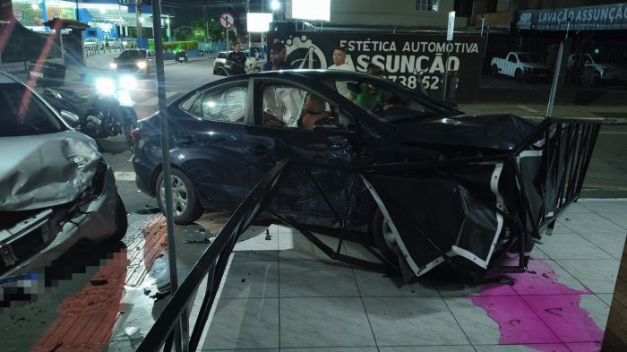 Motorista do Argo estava visivelmente embriagada, mas recusou o teste do bafômetro (Foto: Divulgação/GMBC)