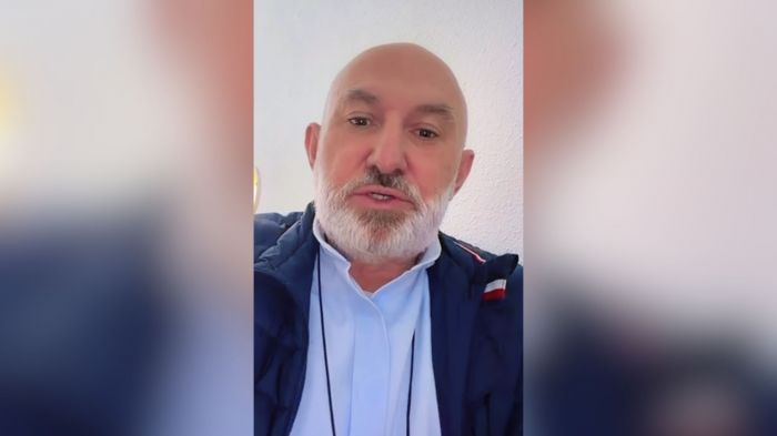 Sacerdote gravou vídeo e atualizou situação (Foto: Reprodução/Redes sociais)