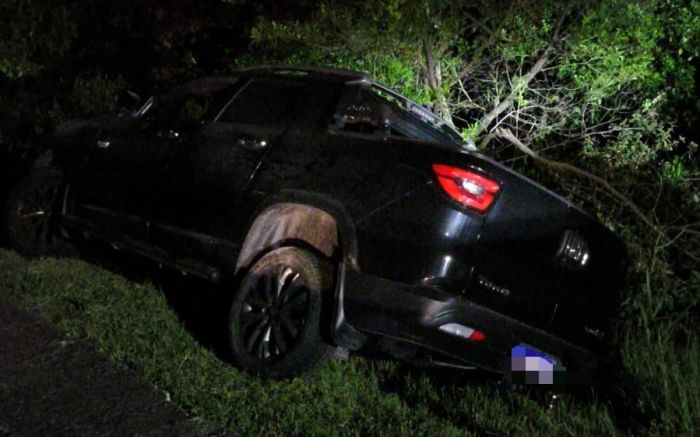 Acidente aconteceu na madrugada desta sexta-feira (Foto: Divulgação/GMBC)