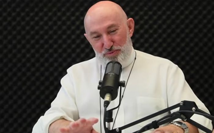 Sacerdote publicou novo vídeo neste domingo (Foto: DIARINHO).