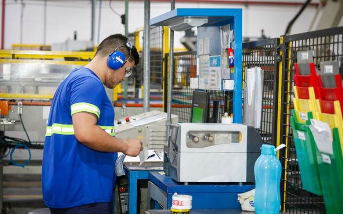 Interessados devem comparecer à fábrica, no bairro Cordeiros; veja as datas