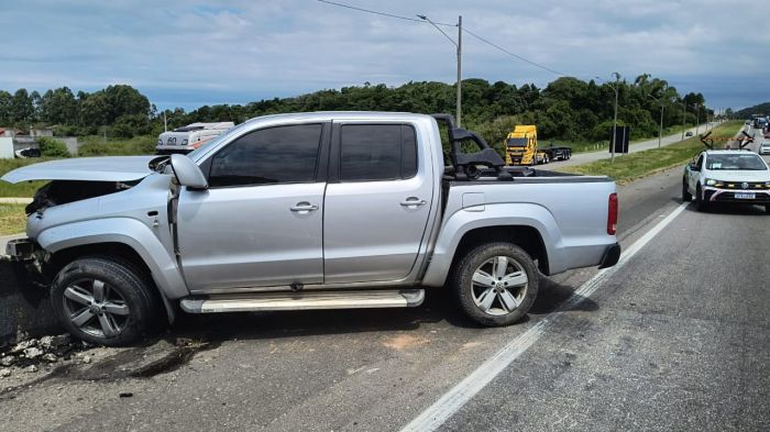 Motorista de caminhonete perdeu o controle (Foto: Divulgação CBVBV)