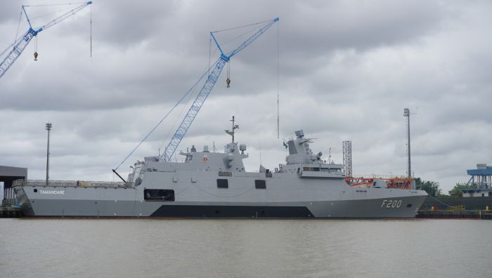 Fragata deixará estaleiro de Itajaí nesta semana (Foto: João Batista)