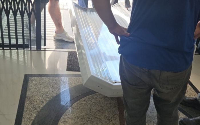 Equipamentos de bronzeamento artificial foram apreendidos em operação conjunta da Polícia Civil e Vigilância Sanitária de Itajaí (Foto: Divulgação Visa)