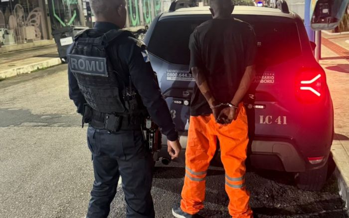 Homem de 22 anos foi preso após denúncias de importunação sexual contra menores (Foto: GMBC)