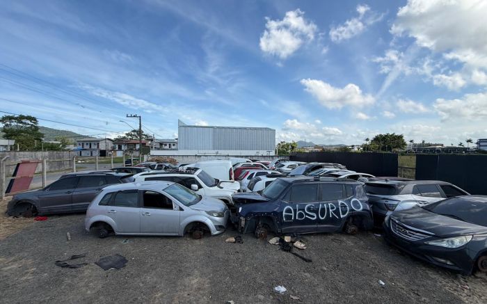 Moradores temem pela segurança da comunidade; um carro já foi incendiado (Foto: Gabi Rudolf)