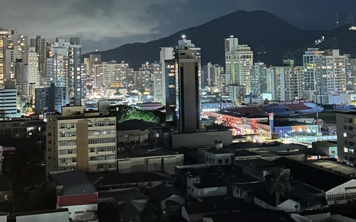 Apagão começou pro volta das 19h (Foto: Leitor)