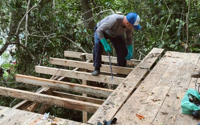 Com local de difícil acesso, operação de remoção aconteceu em dois dias (Foto: Divulgação PMBC)