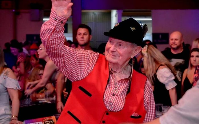 Ele foi sepultado neste domingo no cemitério municipal de Blumenau (Foto: Reprodução/Redes sociais)