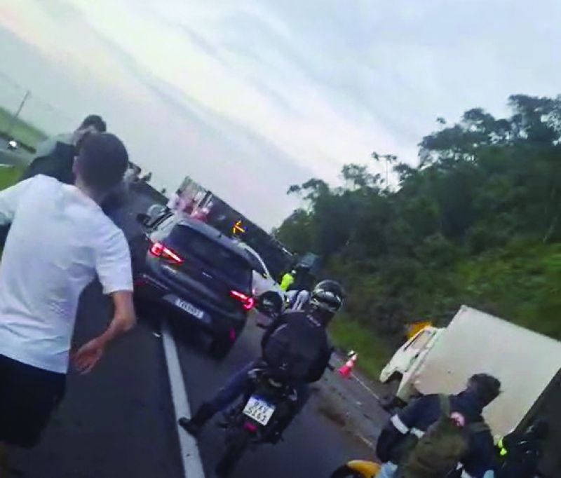 Tombamento deixa filas no sentido Floripa